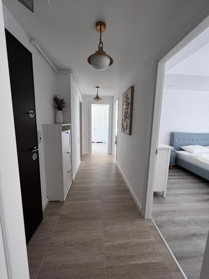Cosmopolis Bliss: Your Home Away From Home Stefanestii de Jos Eksteriør billede